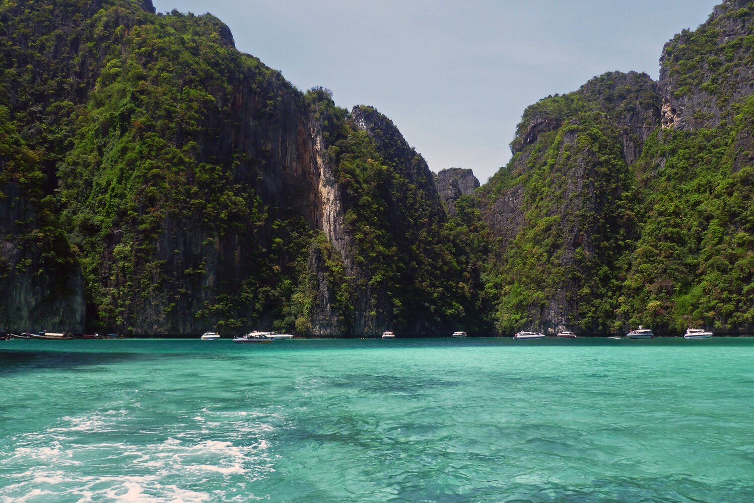 Bootstour_Phi Leh Lagoon
