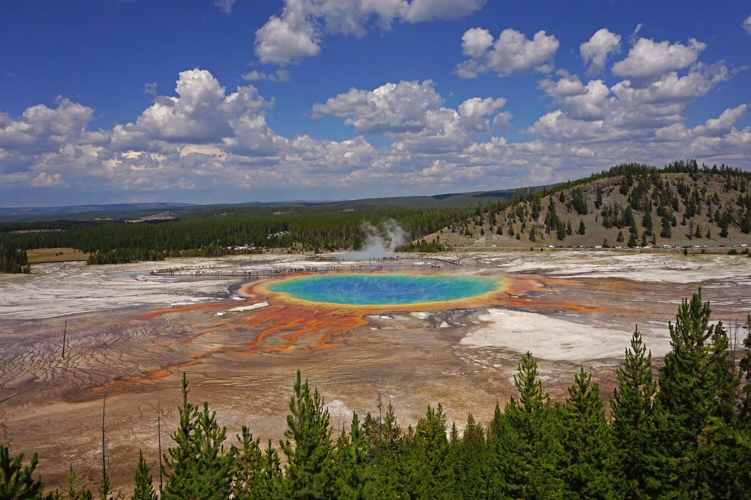 Midway Geysir Basin_Grand Prismatic Spring Overlook