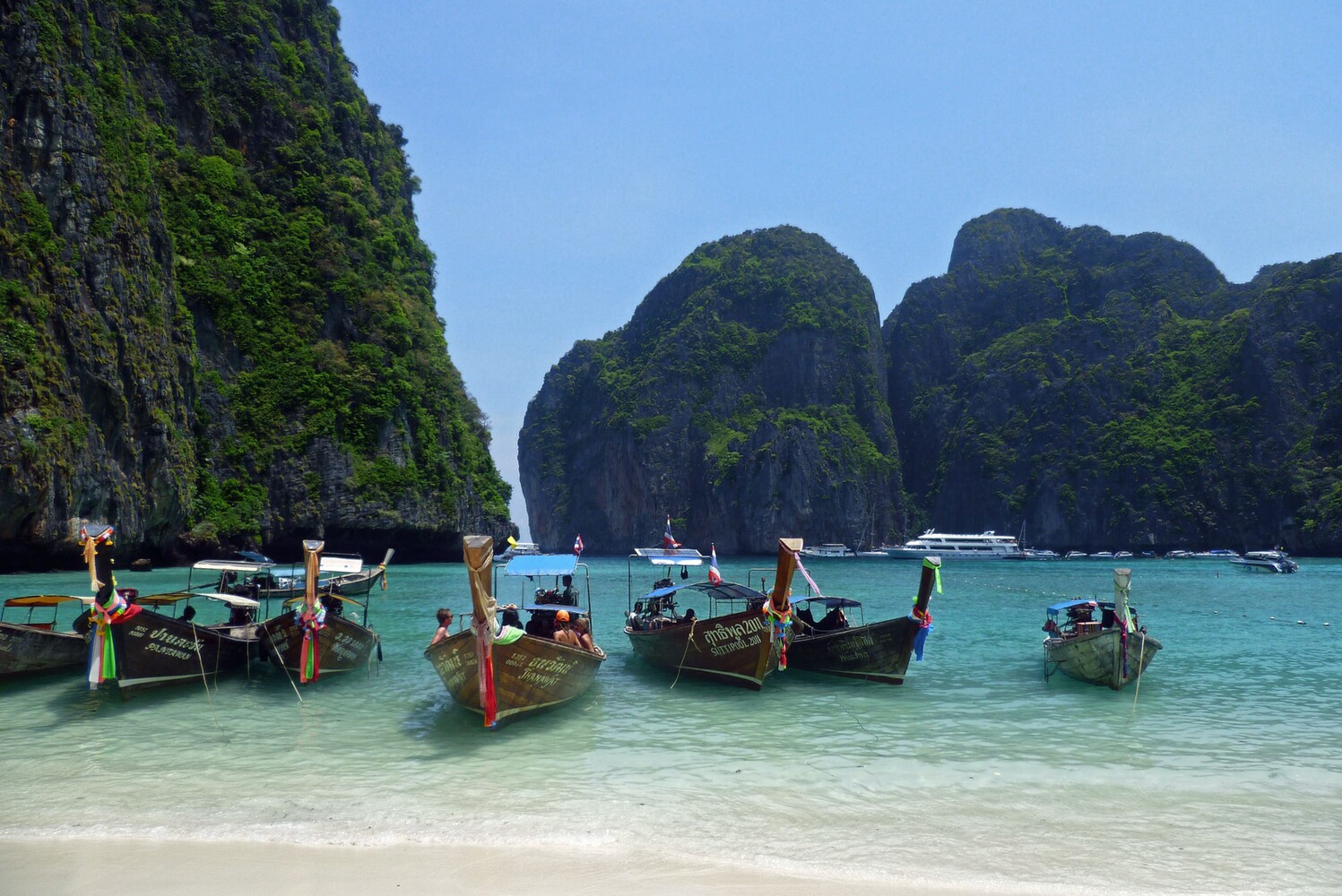 © ziegler.world Bootstour_Maya Beach
