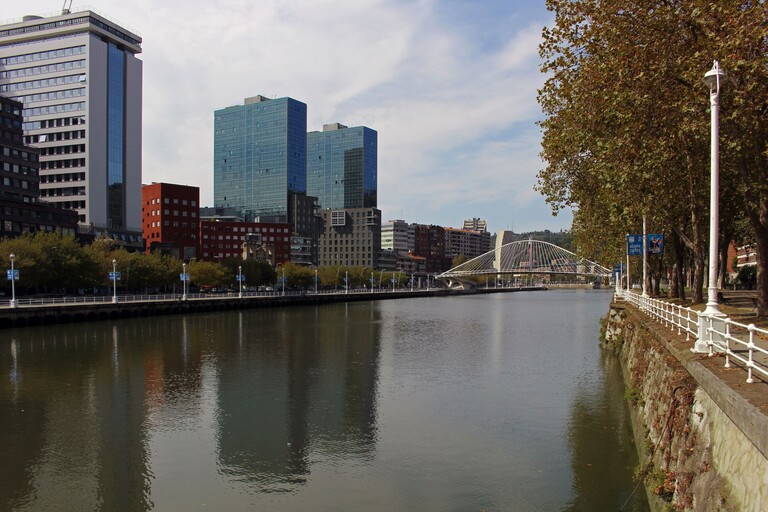 Bilbao_Flussufer