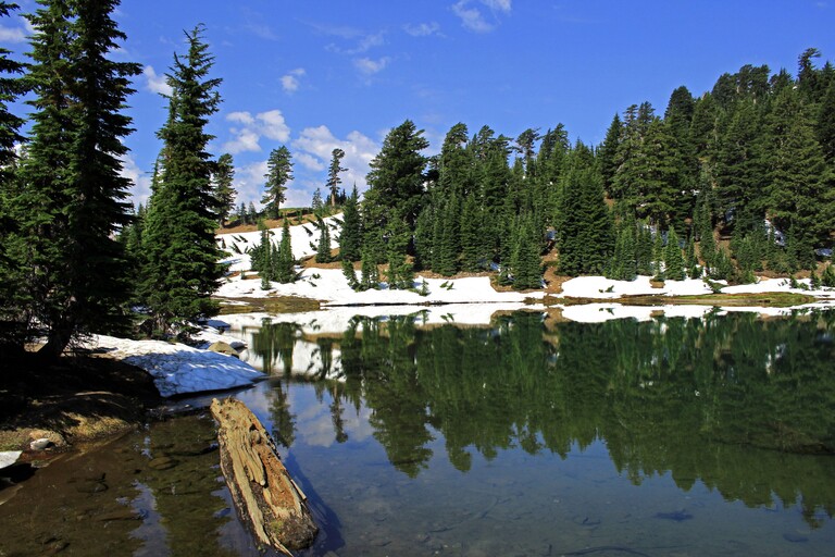 Lassen Volcanic_Emerald Lake