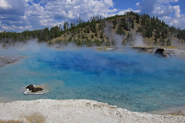Midway Geysir Basin