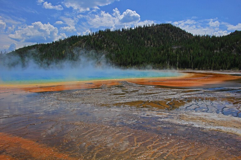 Midway Geysir Basin