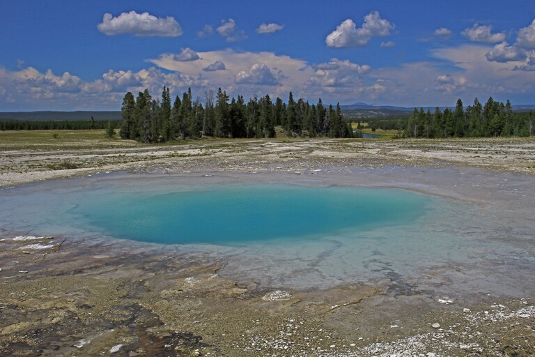 Midway Geysir Basin