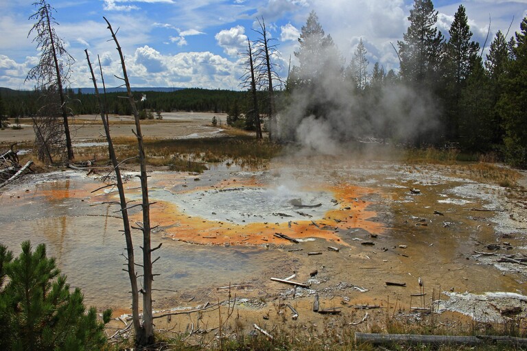 Norris Geysir Basin