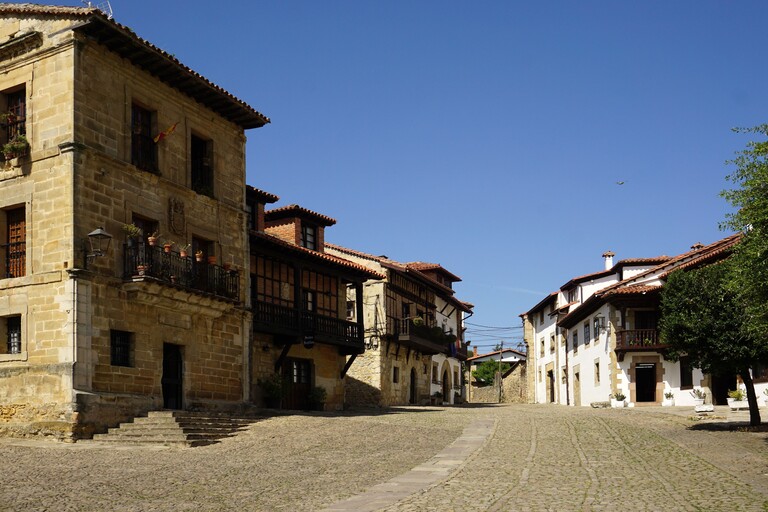 Santillana