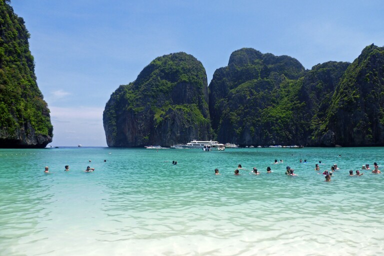 © ziegler.world Bootstour_Maya Beach