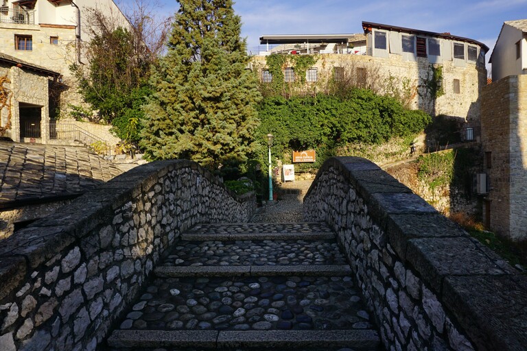 Mostar_Crooked Bridge