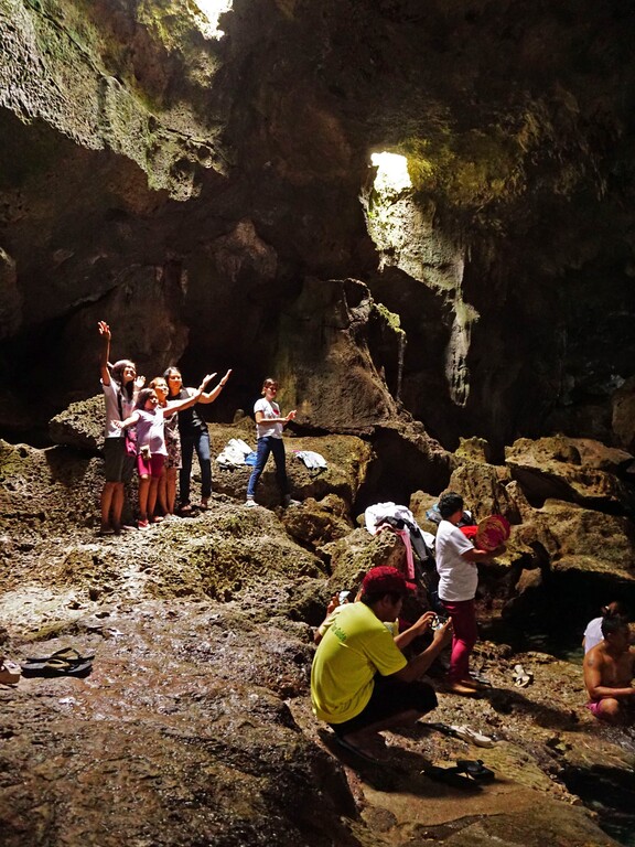Hinagdanan Cave
